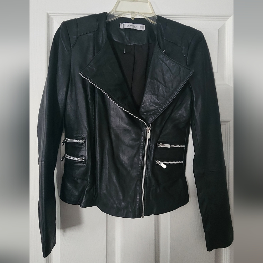 NWOT Mango Black 100% Genuine Leather Zipper Moto Jacket Coat Size XXS